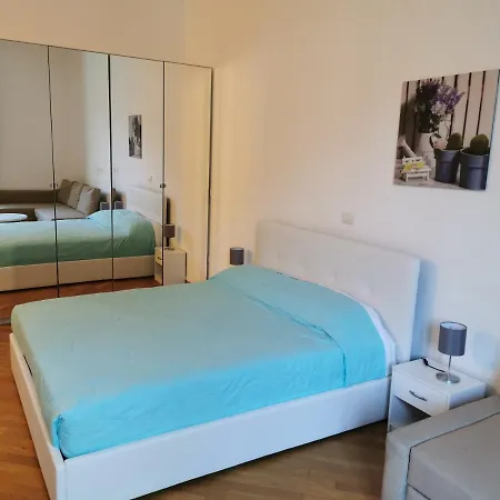 Residenza Piazza Santo Stefano Apartment *