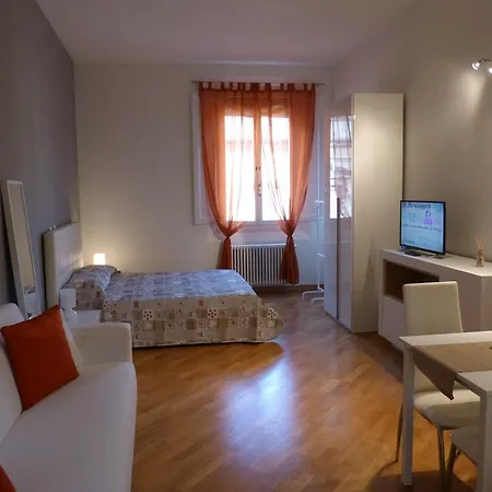 Residenza Piazza Santo Stefano 아파트